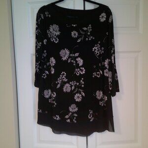 Black & White floral top xl